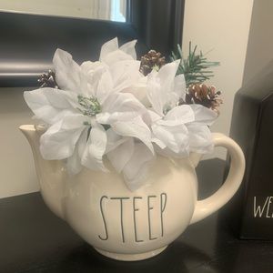 Teapot Christmas floral